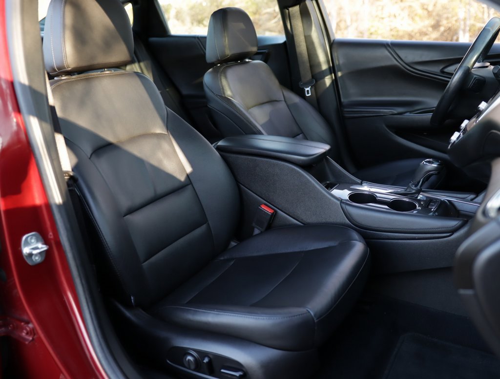 Used 2017 Chevrolet Malibu LT w/ Leather Package image 28