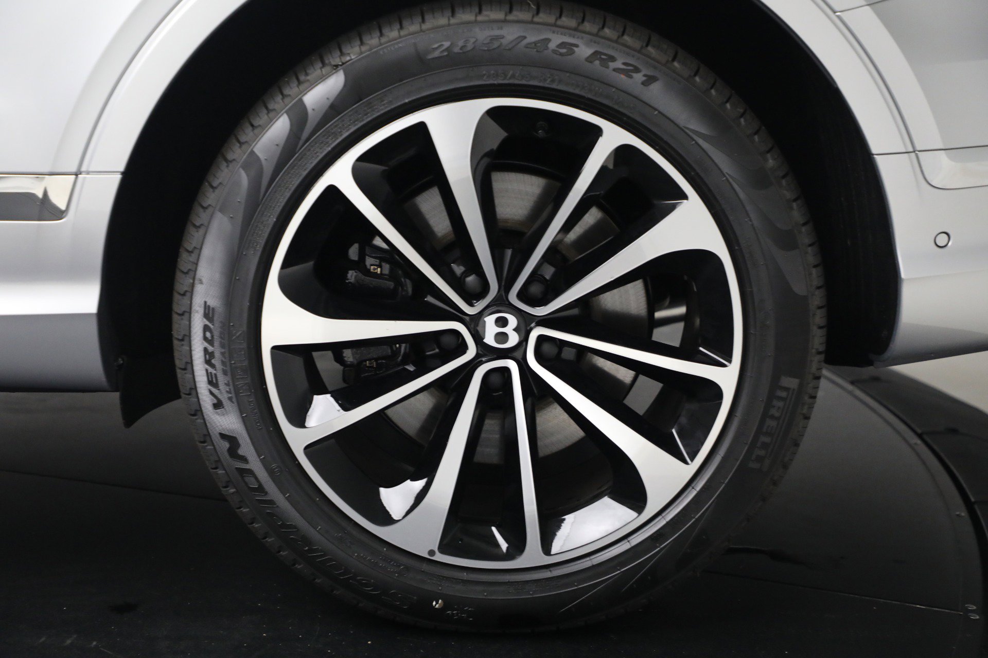 New 2025 Bentley Bentayga Extended Wheelbase image 11