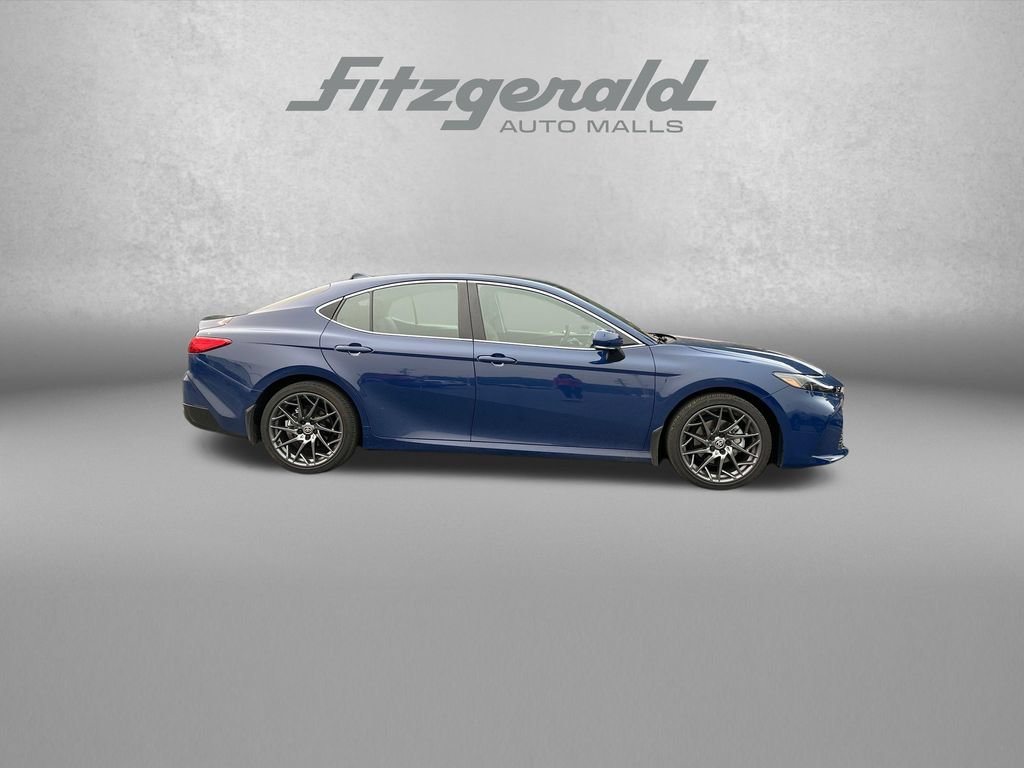 Used 2025 Toyota Camry XLE FWD image 9