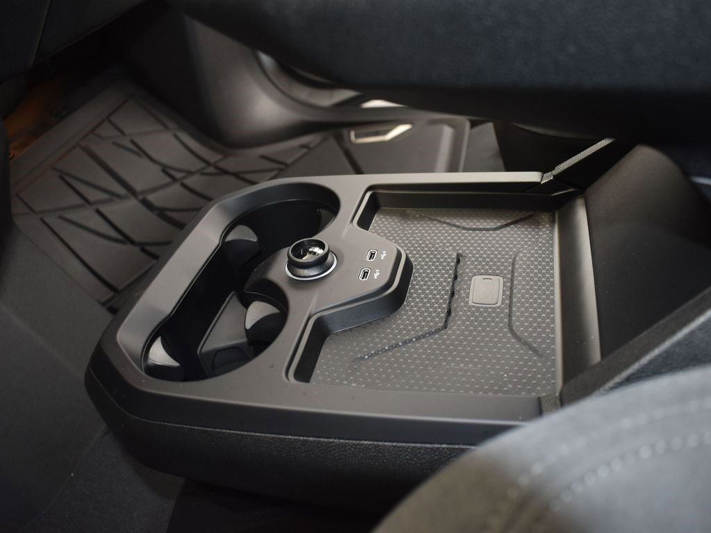 New 2026 BMW iX xDrive60 w/ M Sport Package image 15