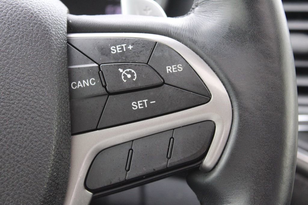 Used 2017 Jeep Grand Cherokee Altitude AWD/4WD image 33