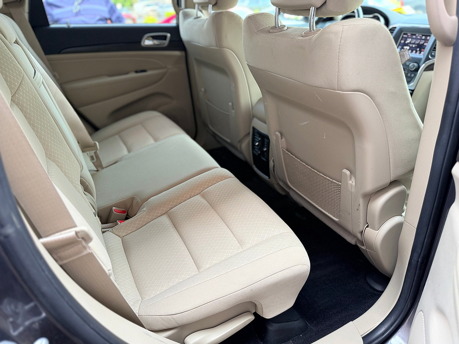 Used 2018 Jeep Grand Cherokee Laredo AWD/4WD image 33