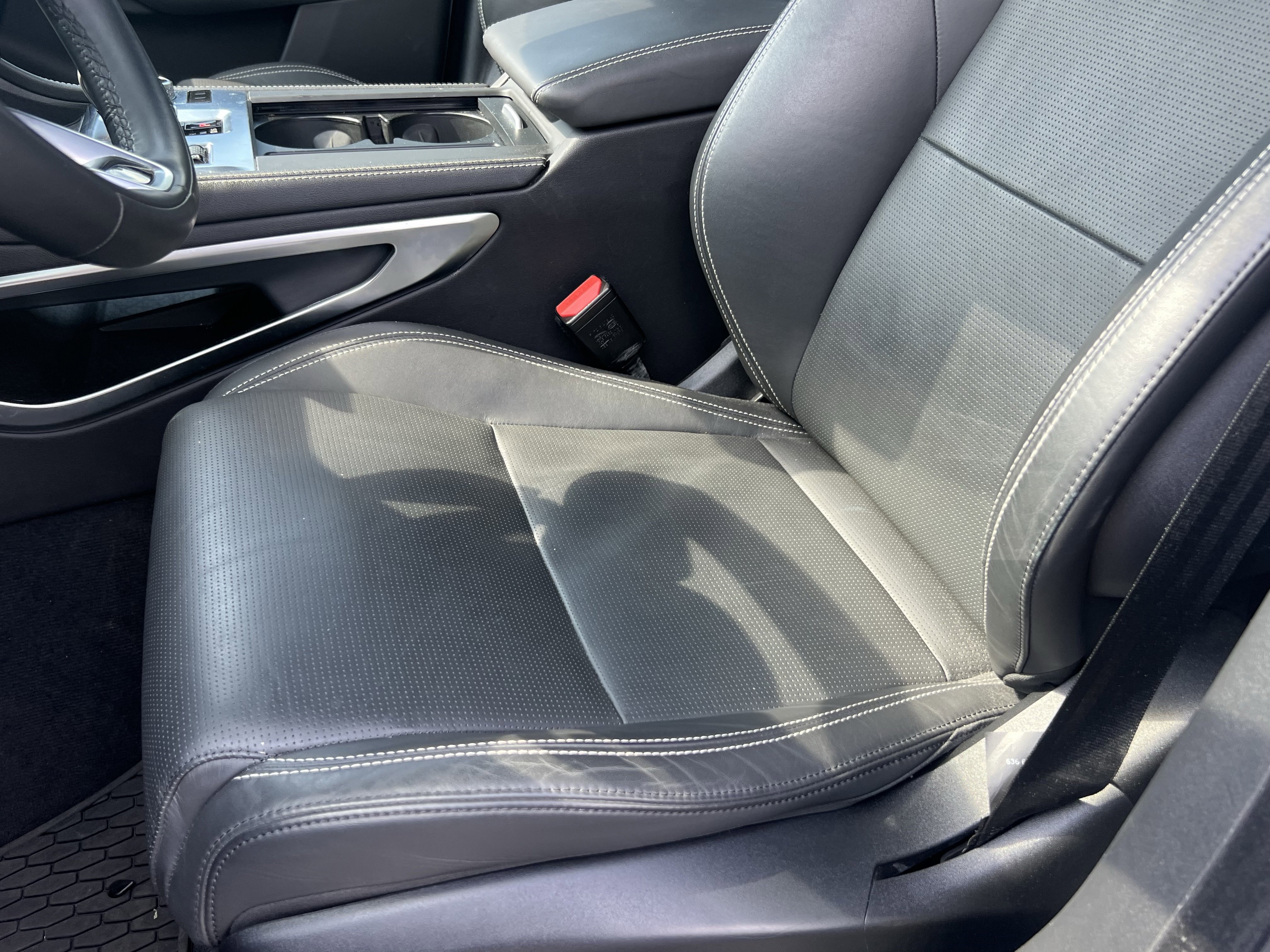 Certified 2025 Jaguar F-PACE R-Dynamic S image 16