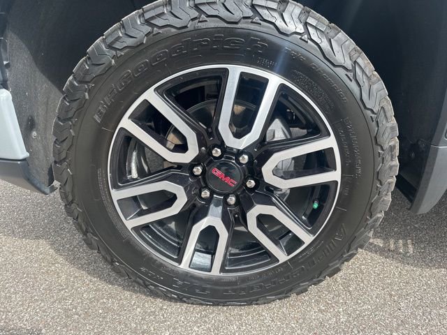 Used 2025 GMC Sierra 1500 AT4 w/ AT4 Premium Package image 9