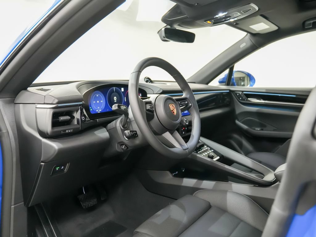 New 2026 Porsche Macan 4 Electric image 4