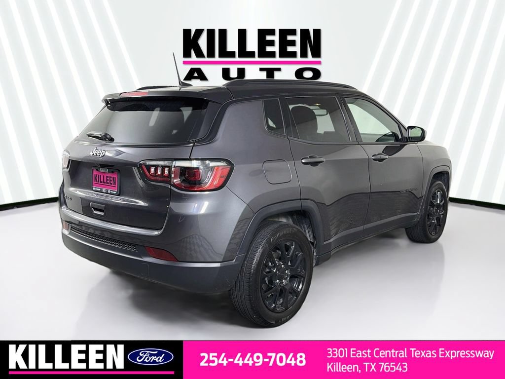 Used 2024 Jeep Compass Latitude w/ Altitude Special Edition AWD/4WD image 9