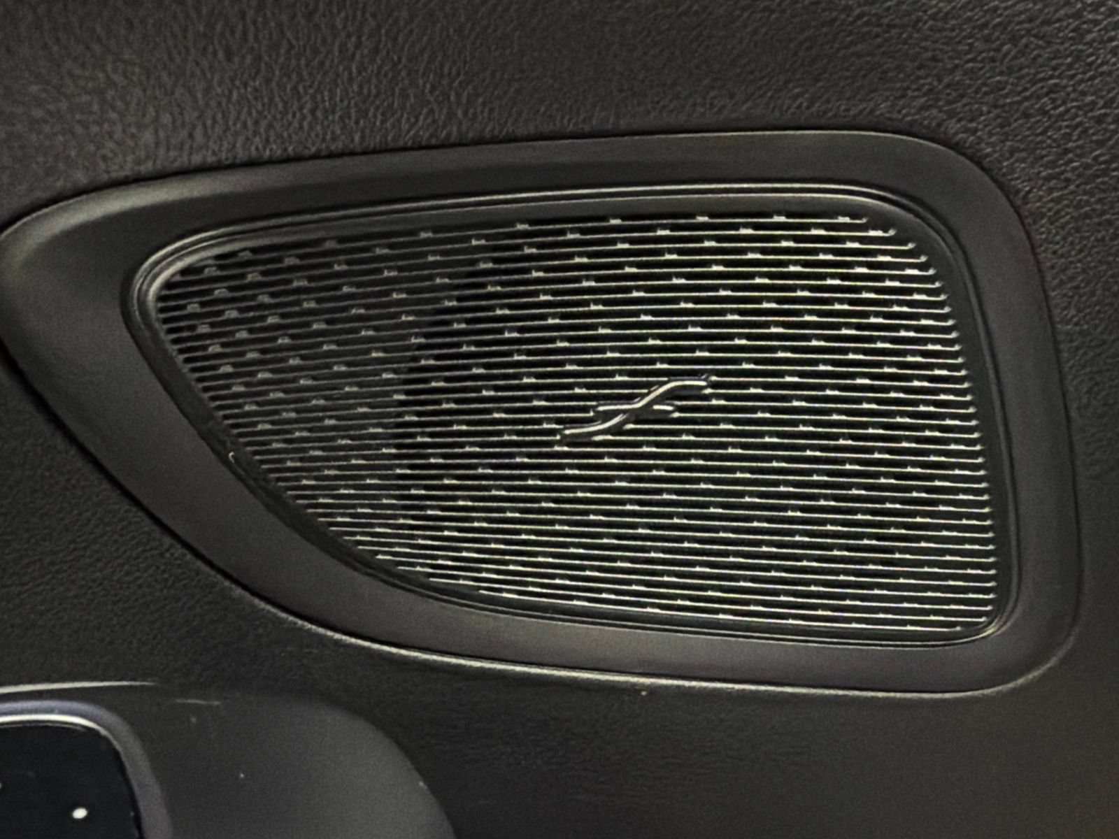 Used 2025 Mercedes-Benz C 300 Sedan image 23