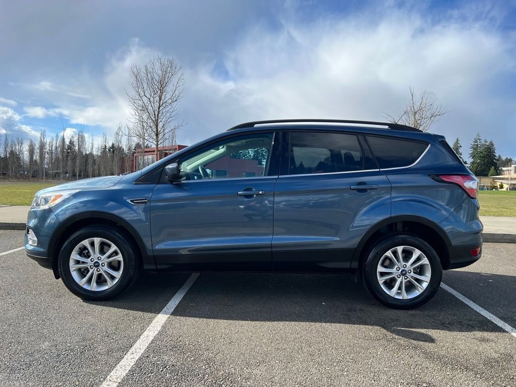 Used 2018 Ford Escape SE w/ SE Sync 3 Package image 2