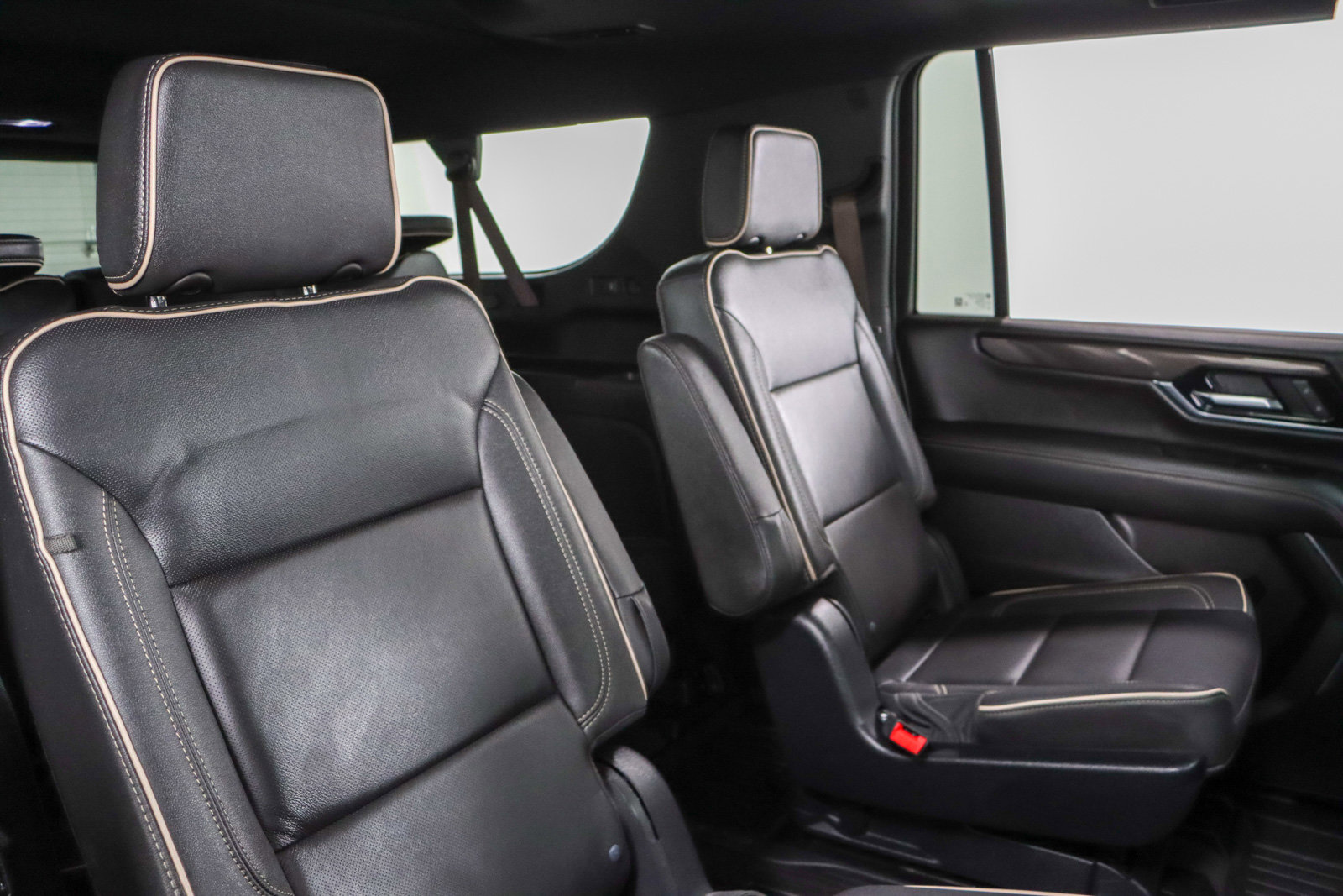 Used 2025 GMC Yukon XL Elevation w/ Elevation Premium Package image 34