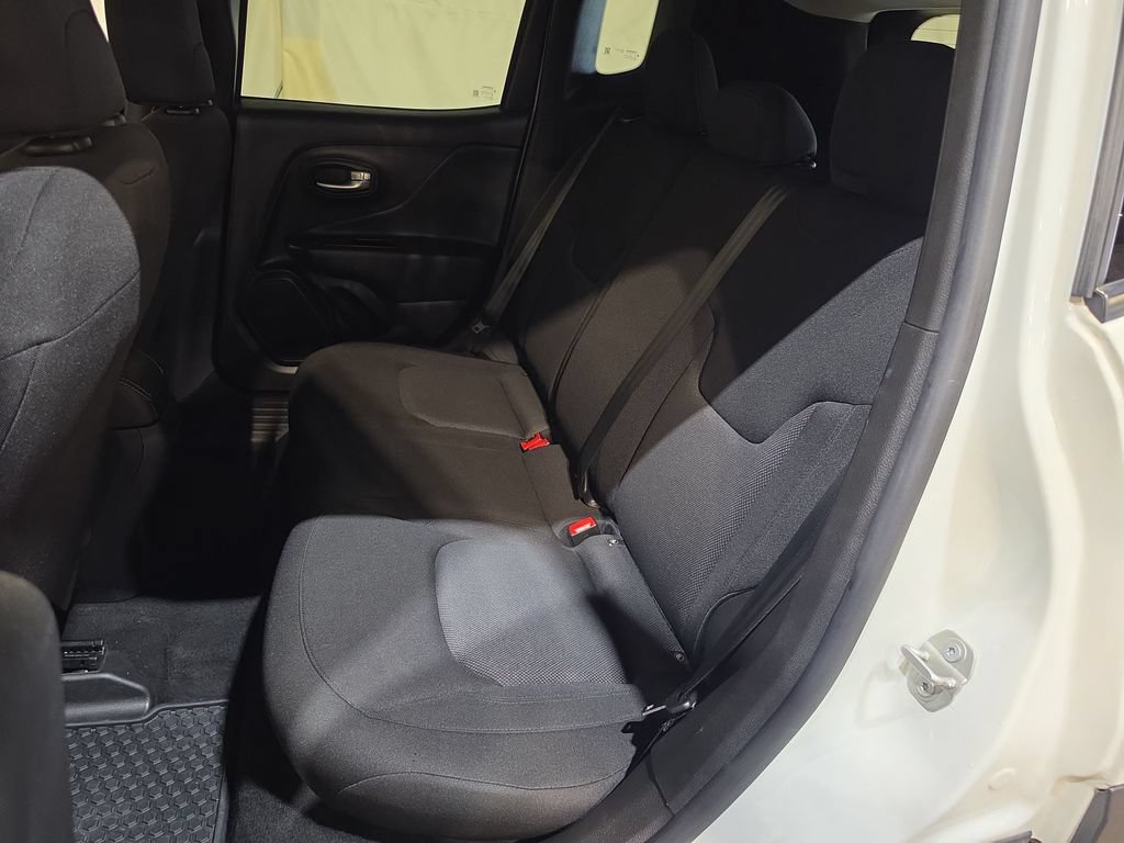 Used 2023 Jeep Renegade Latitude AWD/4WD image 24