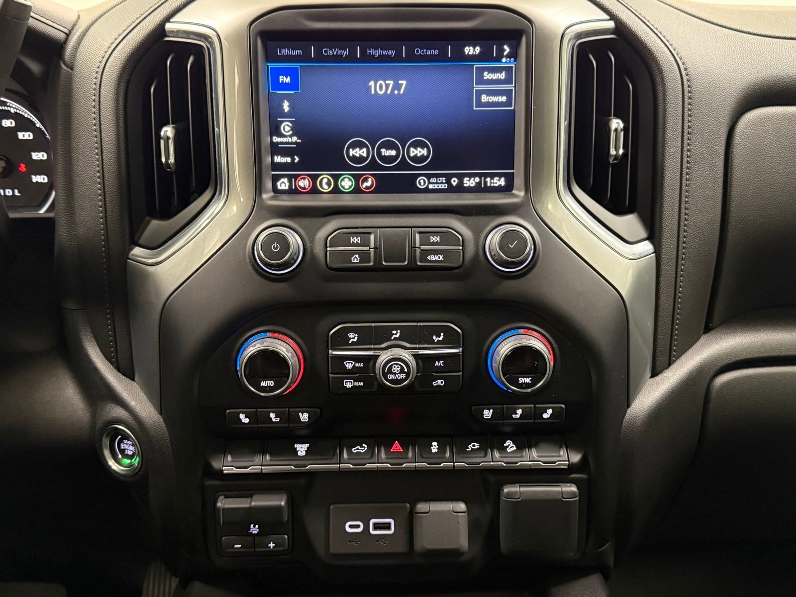 Used 2022 Chevrolet Silverado 2500 LTZ w/ LTZ Convenience Package image 31