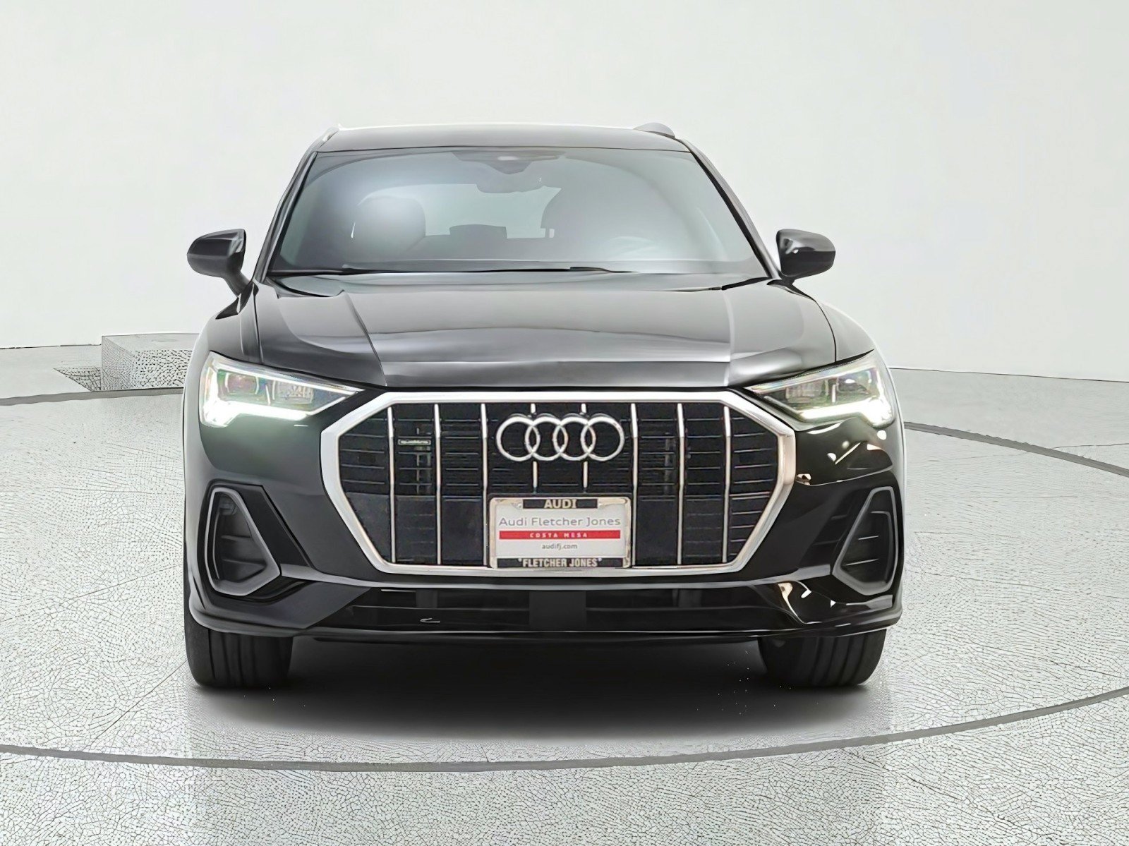 Used 2023 Audi Q3 2.0T Premium w/ Convenience Package AWD/4WD image 2