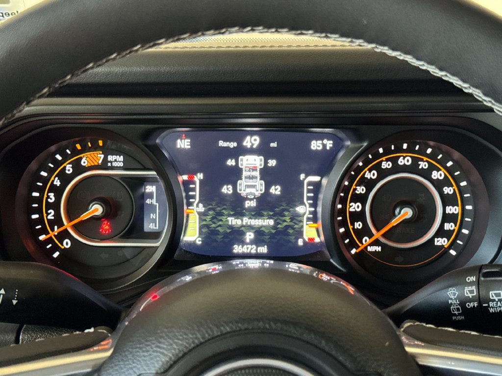 Used 2025 Jeep Wrangler Unlimited Sahara AWD/4WD image 23