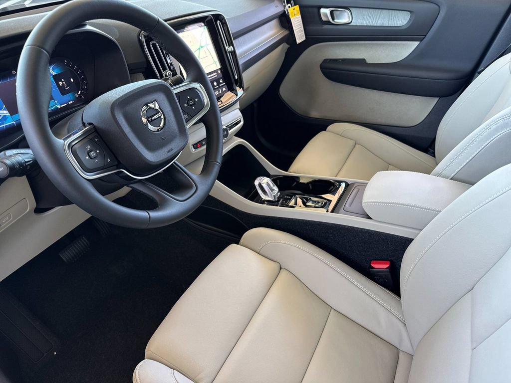 New 2026 Volvo XC40 B5 Plus w/ Protection Package Premier AWD/4WD image 9