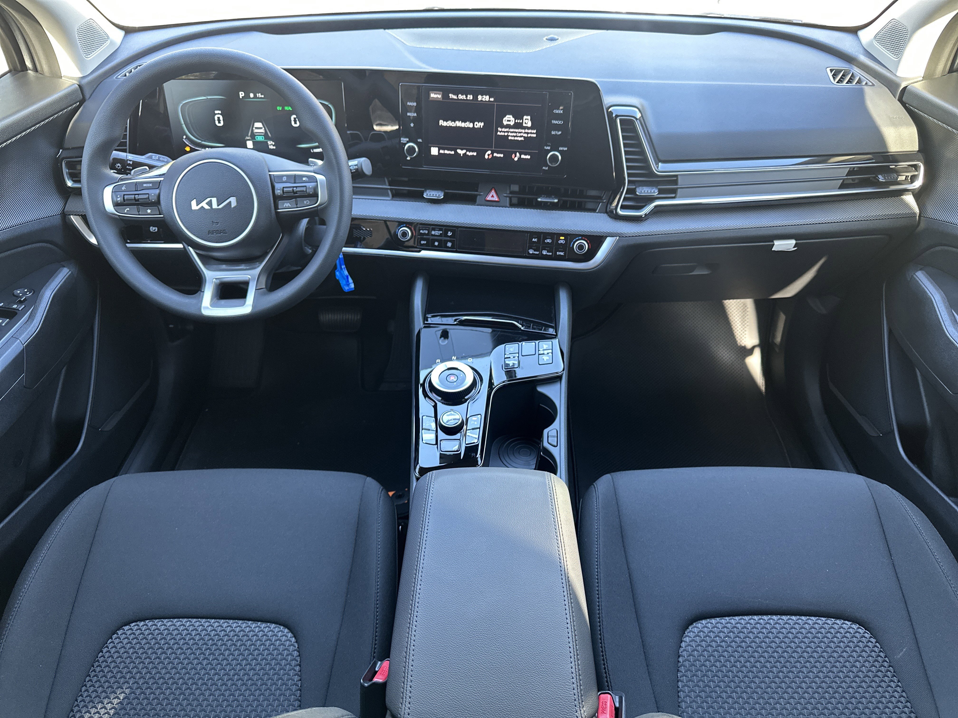 New 2025 Kia Sportage LX image 2