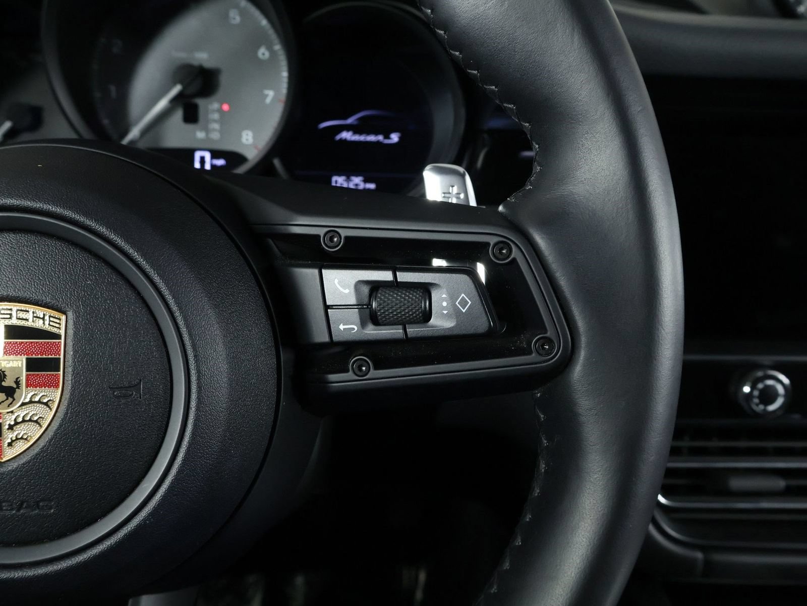 Certified 2024 Porsche Macan S AWD/4WD image 15