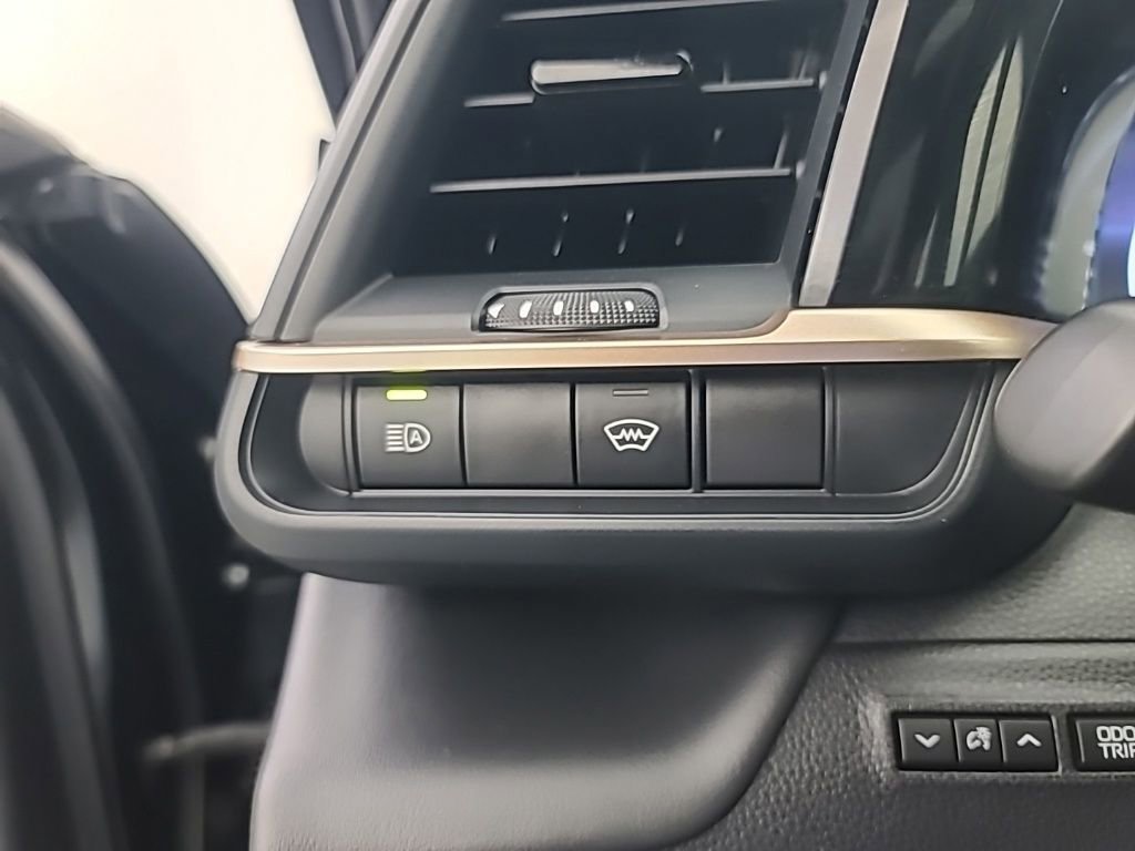 Used 2024 Toyota Crown Limited image 28