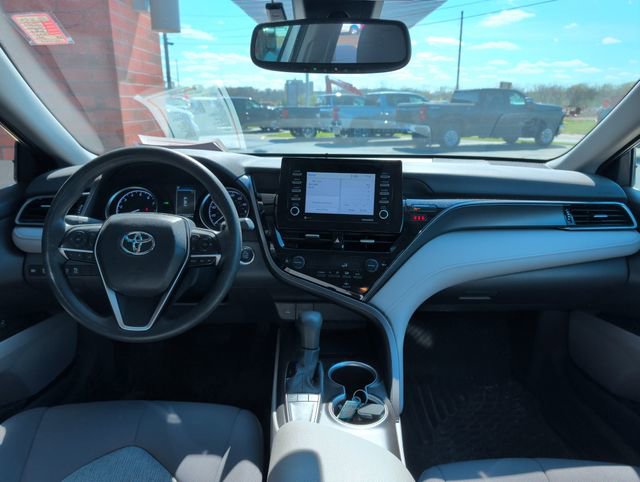 Used 2024 Toyota Camry LE w/ Convenience Package image 17