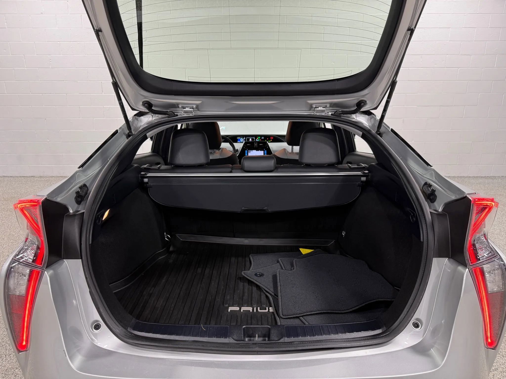 Used 2017 Toyota Prius Four w/ Premium Convenience Package image 63