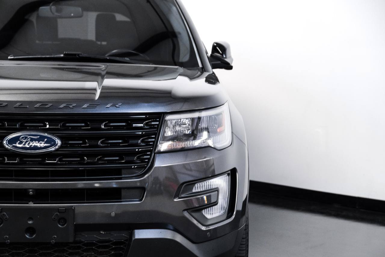 Used 2017 Ford Explorer Sport w/ Equipment Group 401A AWD/4WD image 38