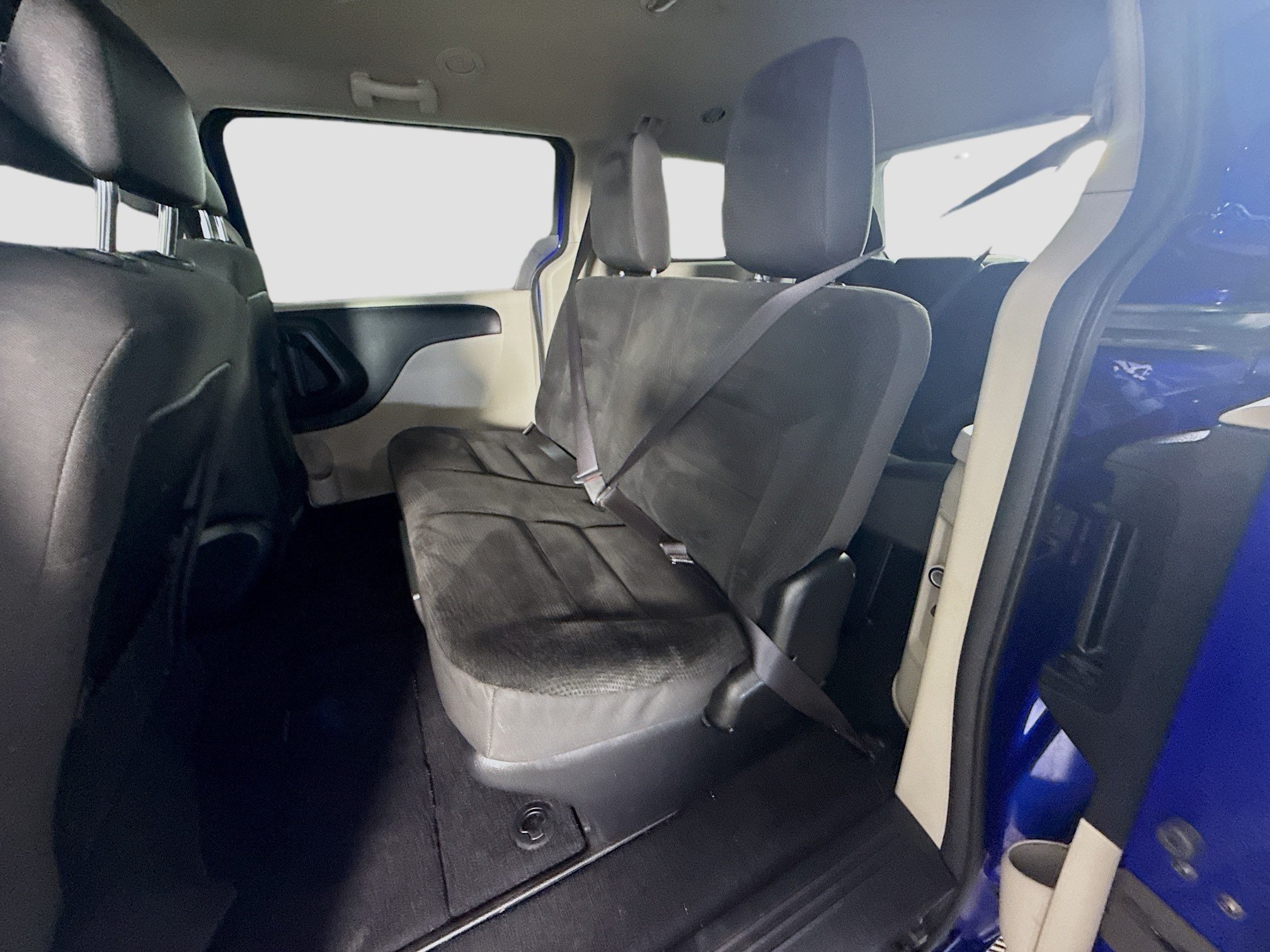 Used 2019 Dodge Grand Caravan SE FWD image 24