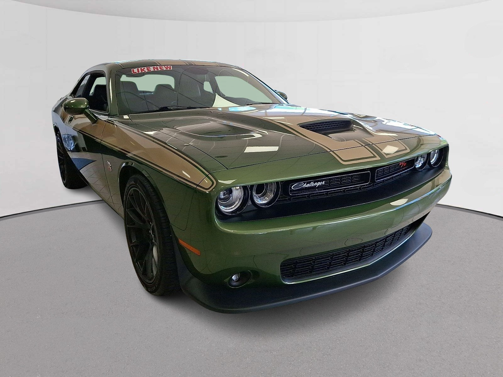 Used 2019 Dodge Challenger R/T Scat Pack w/ Dynamics Package RWD image 2