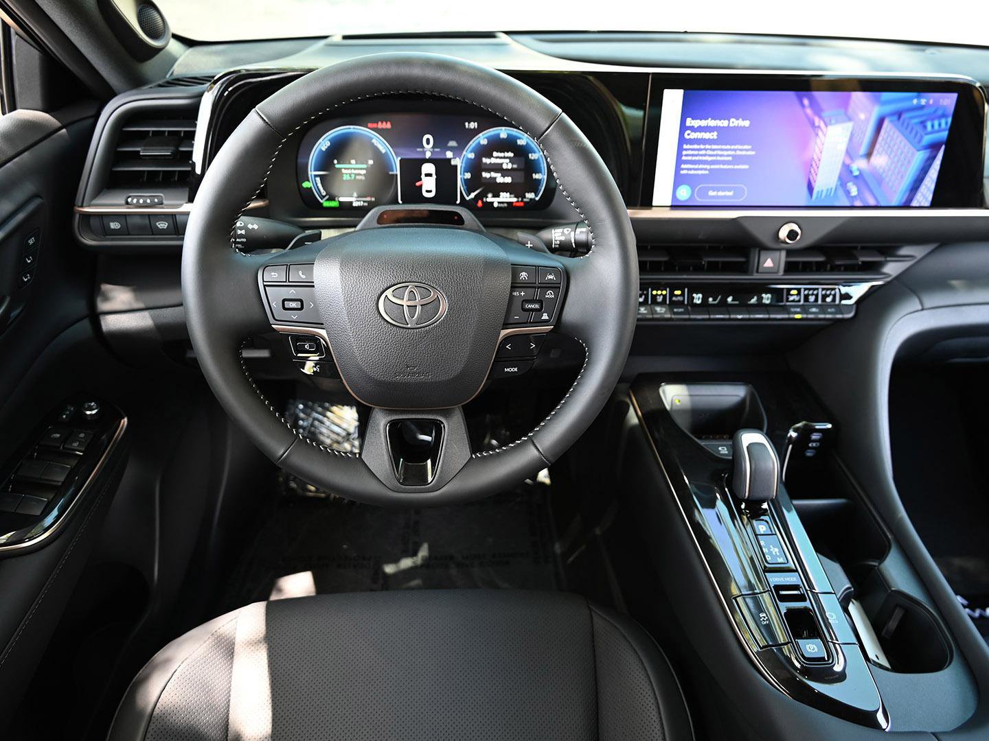 Used 2025 Toyota Crown Platinum image 33