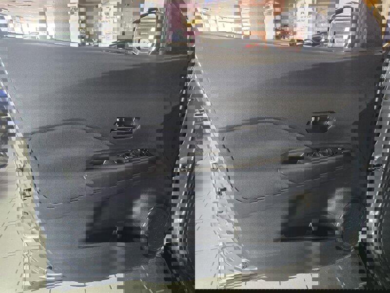 Used 2020 Nissan Kicks S image 8