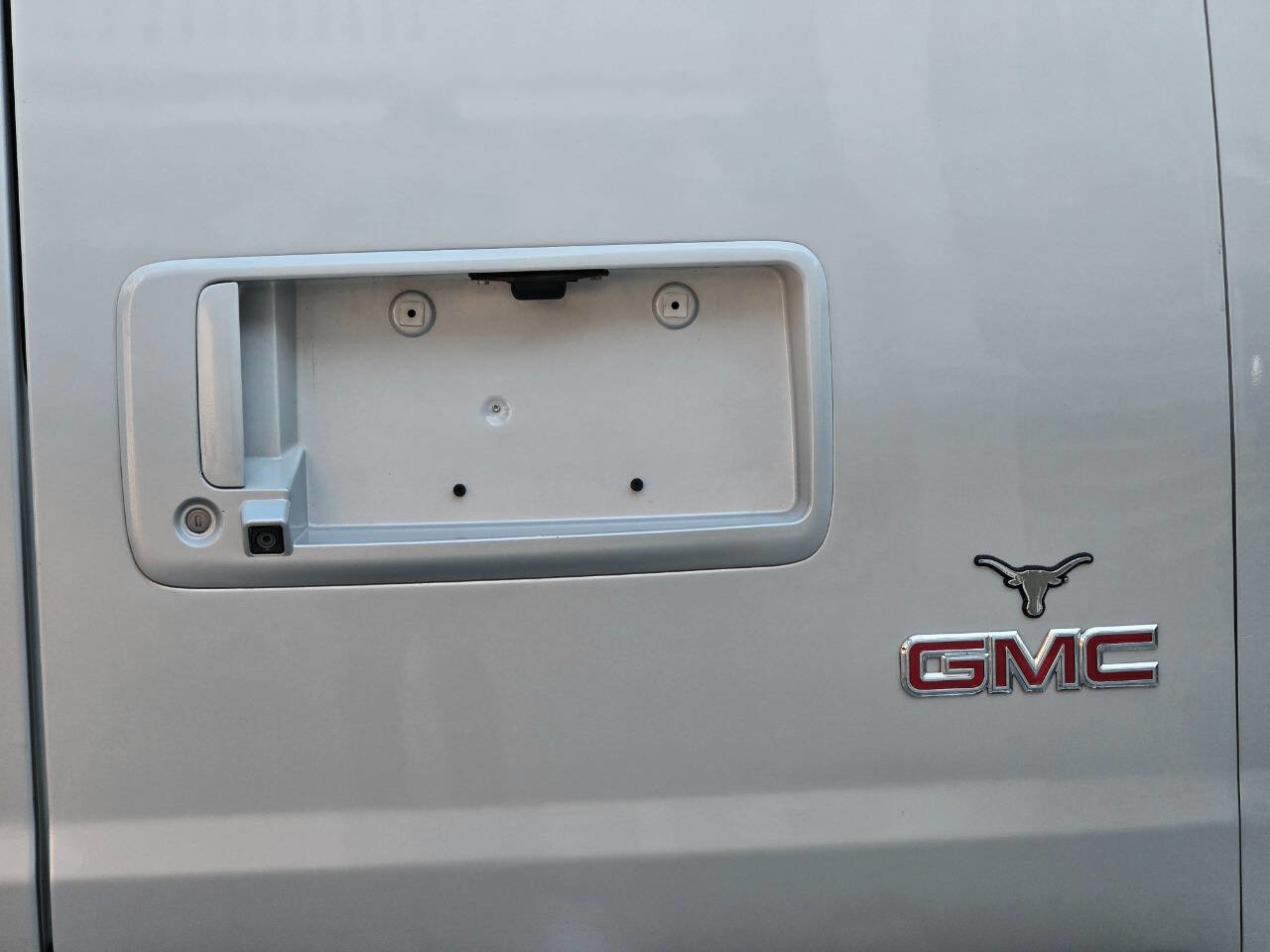 Used 2016 GMC Savana 2500 image 39