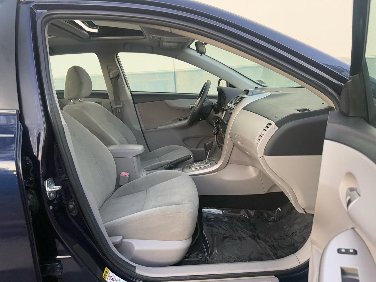 Used 2013 Toyota Corolla LE Special Edition image 17