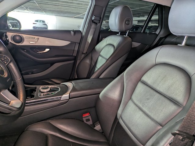 Used 2019 Mercedes-Benz GLC 300 4MATIC image 16