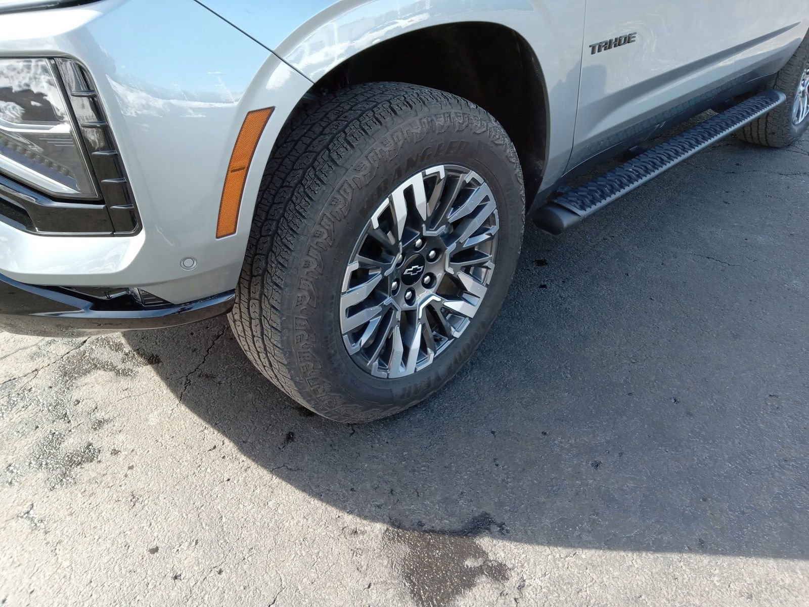 Used 2025 Chevrolet Tahoe Z71 w/ Z71 Off-Road Package image 6