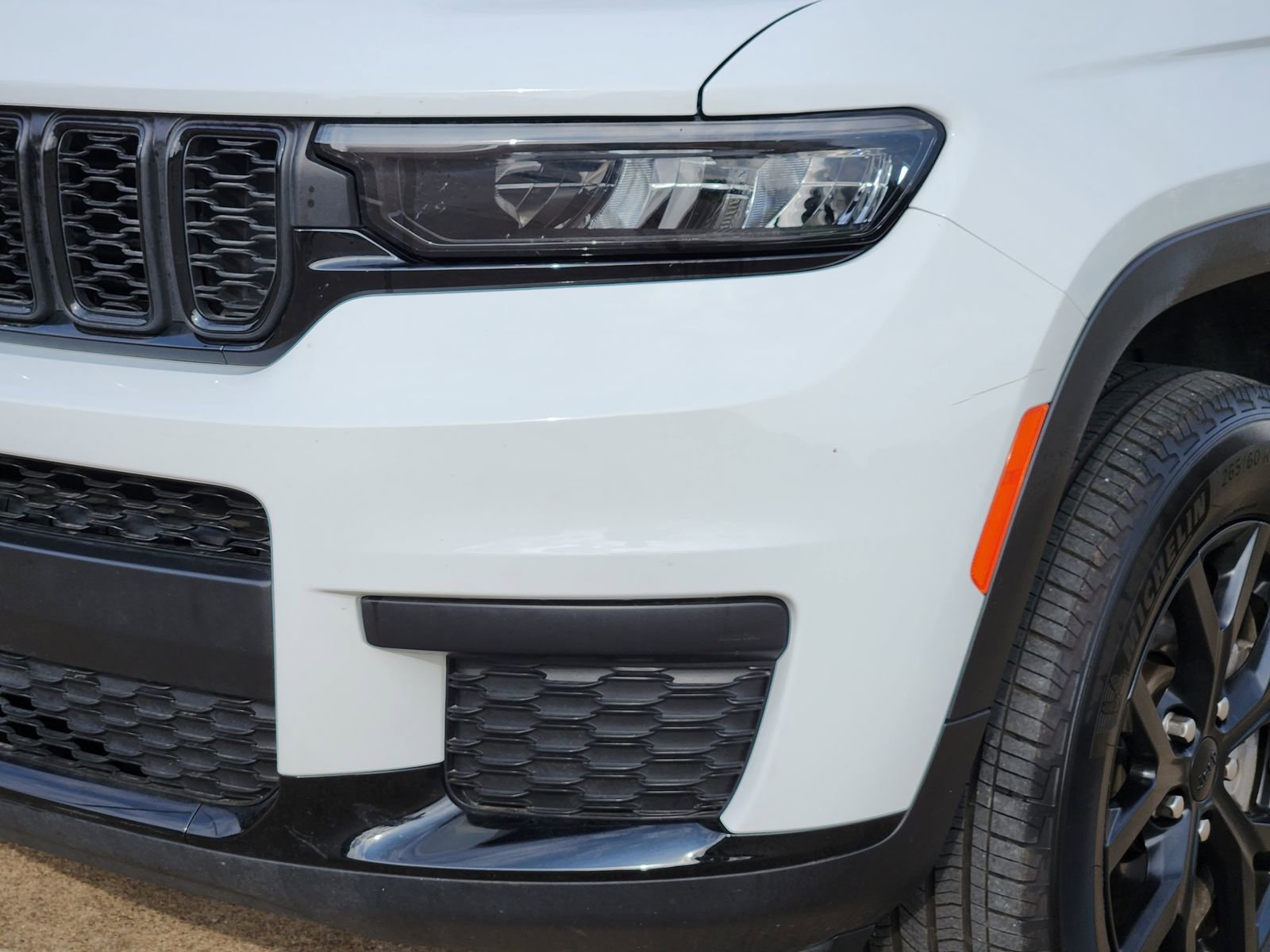 Used 2024 Jeep Grand Cherokee L Altitude AWD/4WD image 10