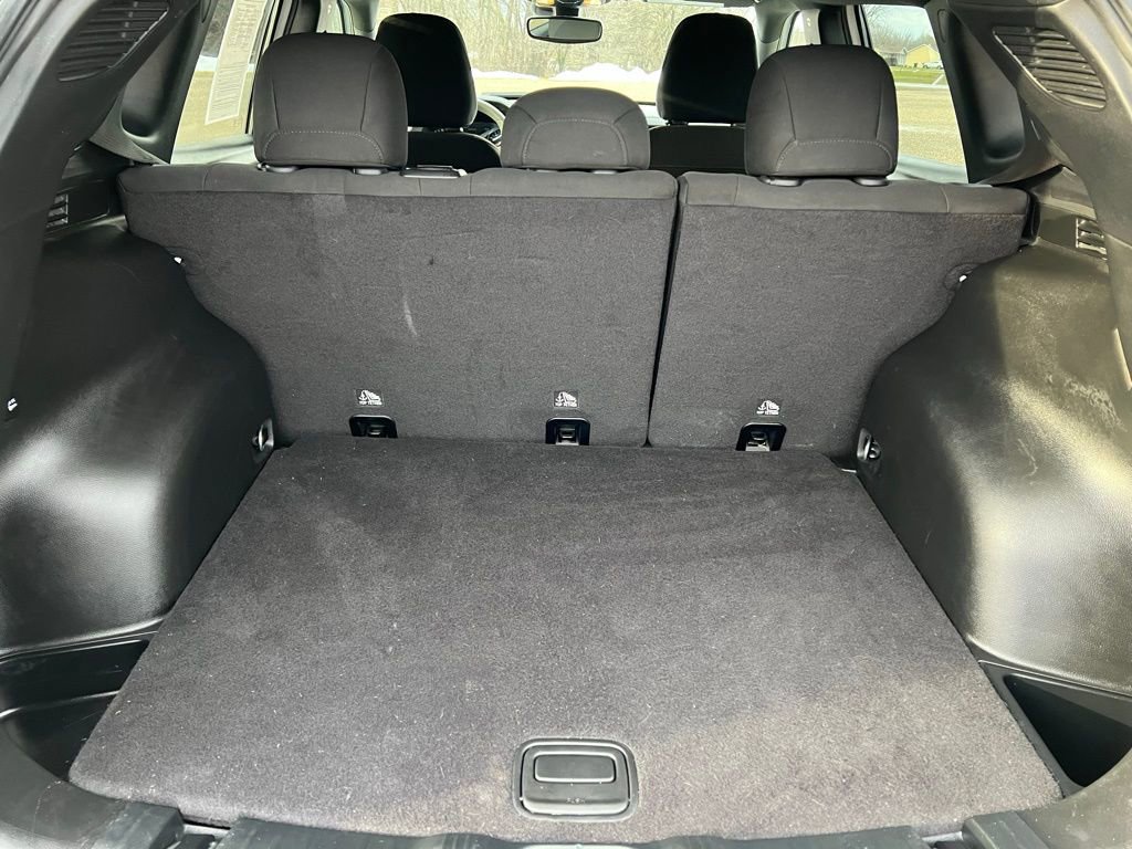 Used 2023 Jeep Compass Sport image 18