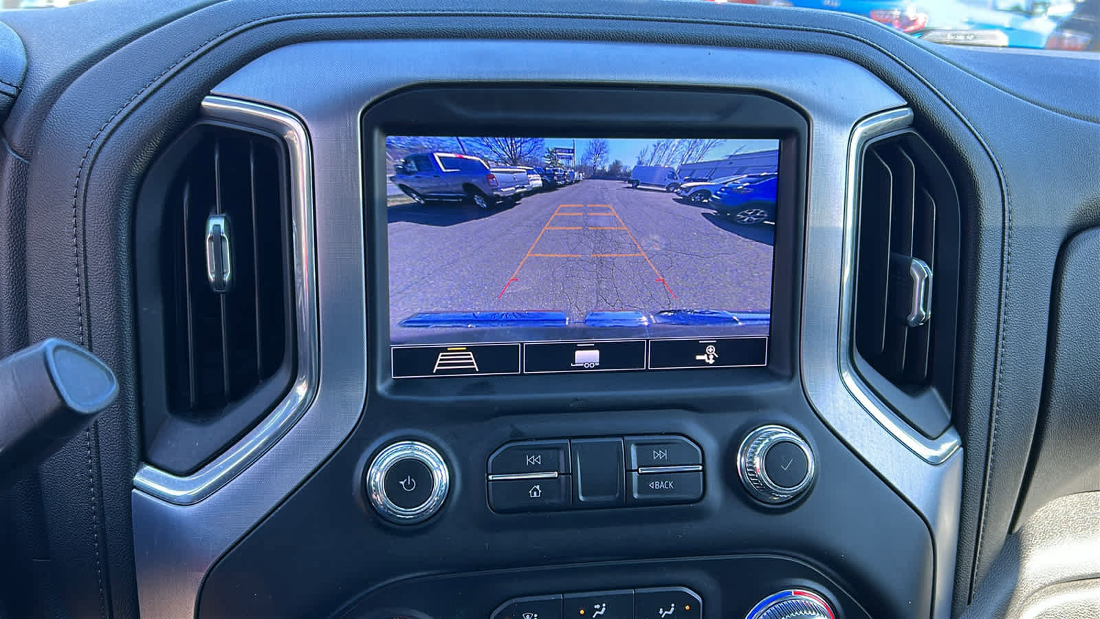 Used 2020 GMC Sierra 1500 SLE w/ SLE Value Package image 17