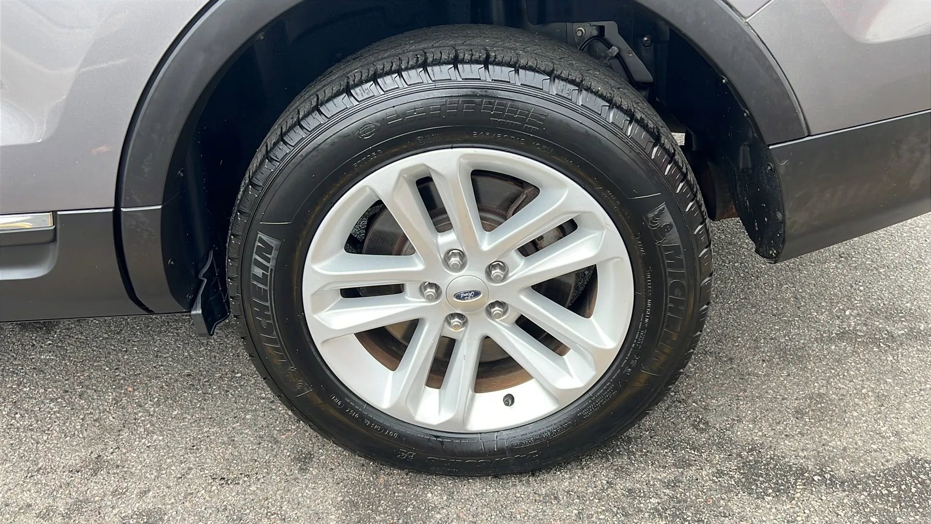 Used 2014 Ford Explorer XLT image 11