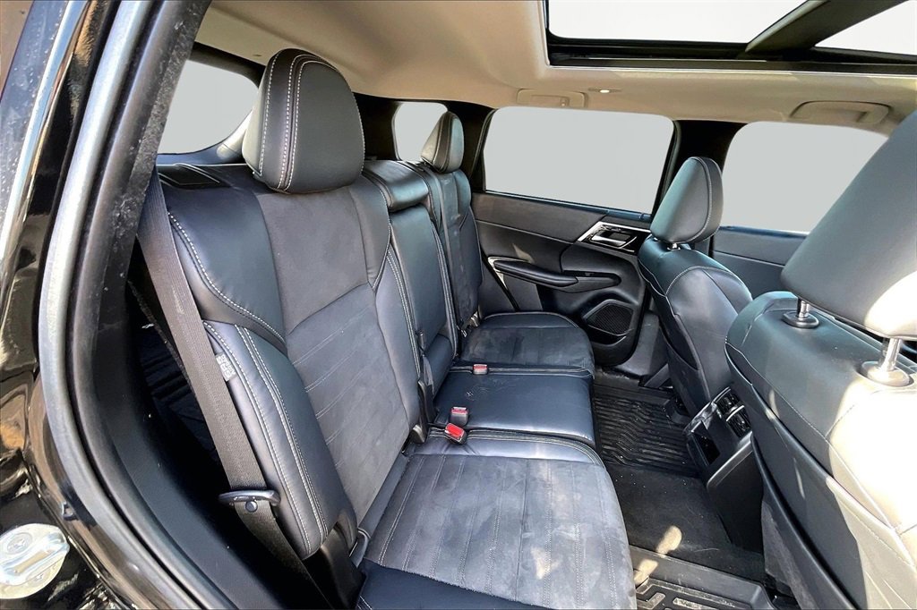 Used 2022 Mitsubishi Outlander SE image 28