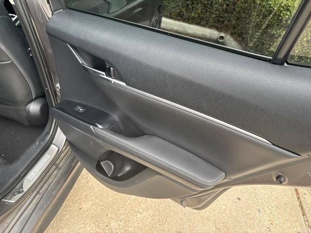 Used 2020 Toyota Camry XSE FWD image 19