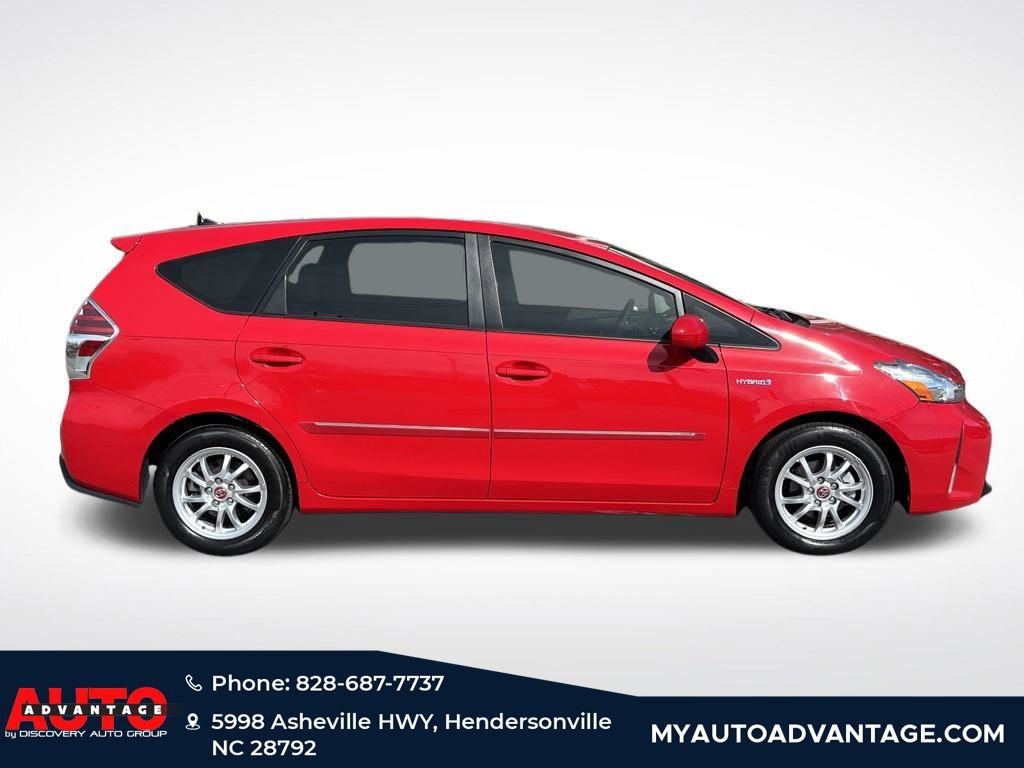 Used 2015 Toyota Prius V Three image 2