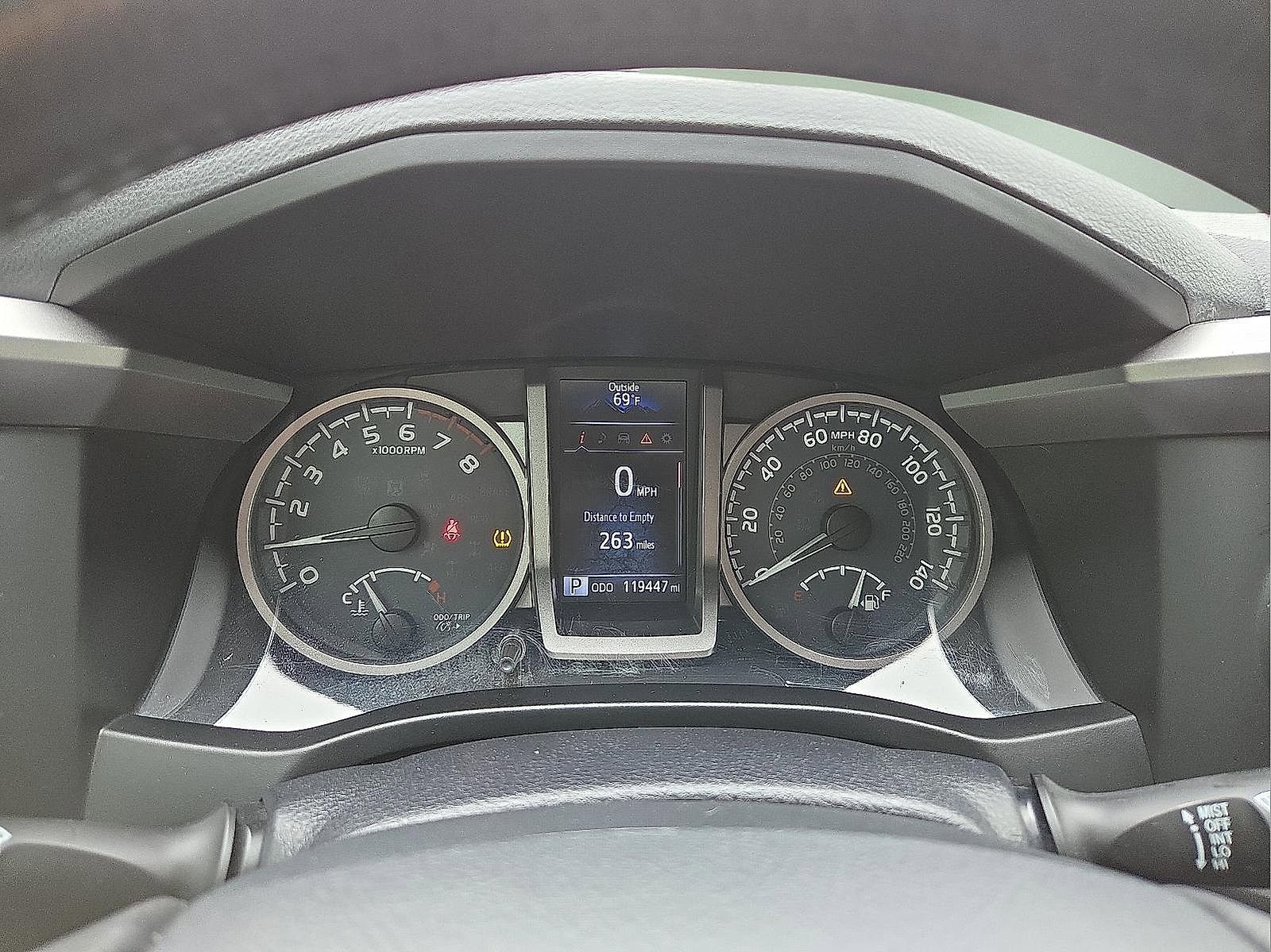 Used 2017 Toyota Tacoma 4x4 Double Cab image 23