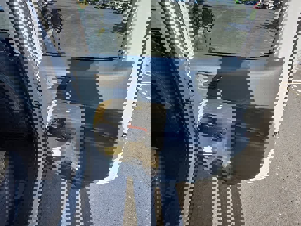 Used 2025 Ford Maverick Lariat w/ 4K Tow Package image 38