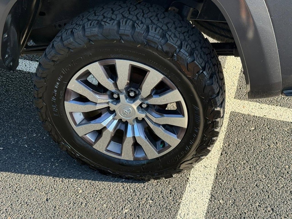 Certified 2022 Toyota Tacoma Limited image 10