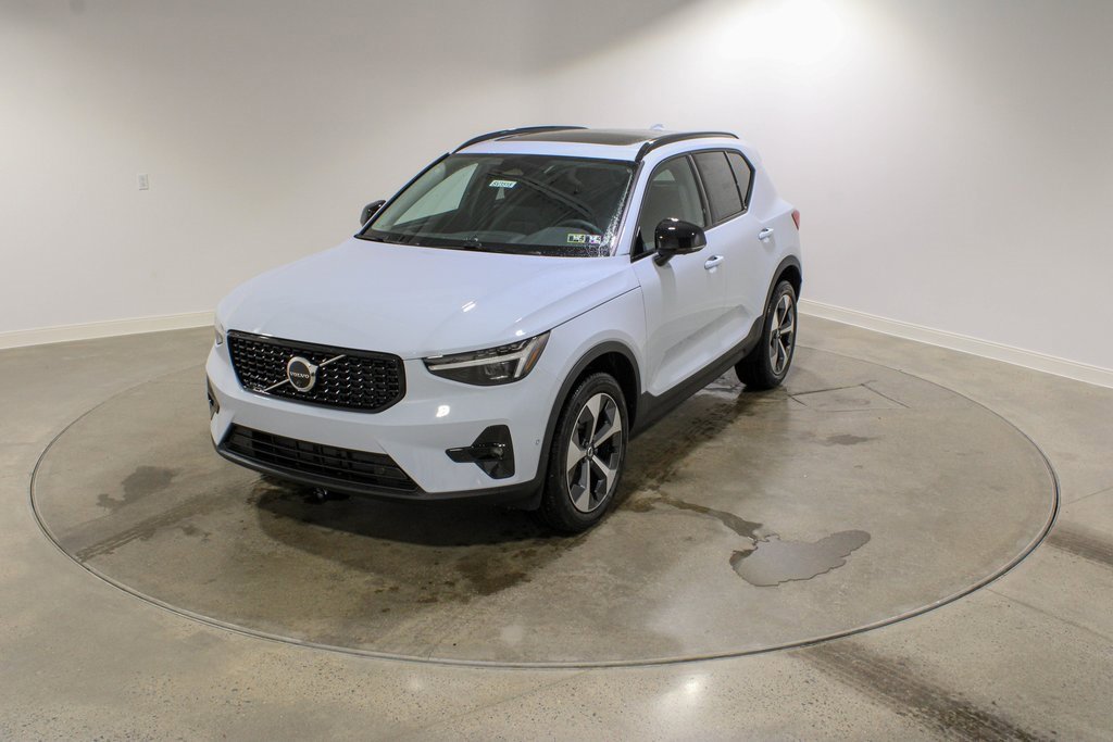 New 2026 Volvo XC40 B5 Plus w/ Protection Package Premier