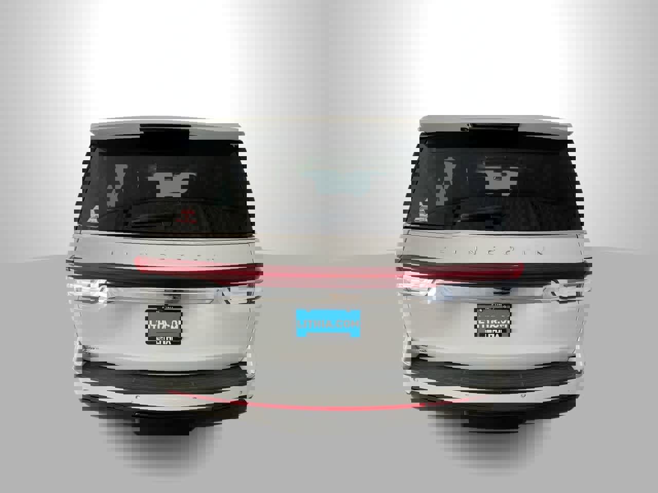 Used 2022 Lincoln Navigator L Reserve AWD/4WD image 7