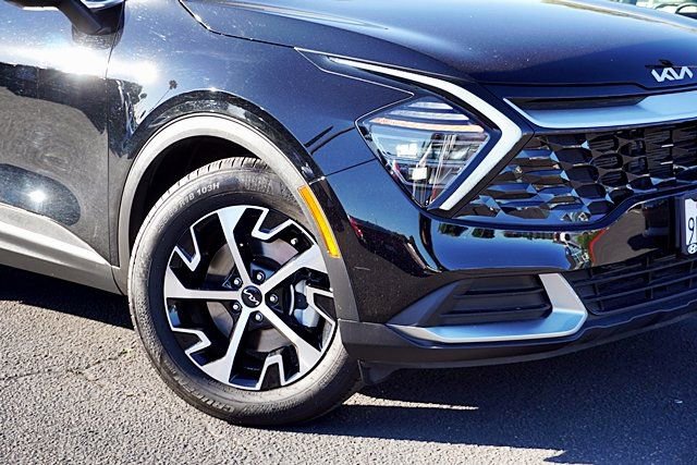 Used 2024 Kia Sportage EX FWD image 4