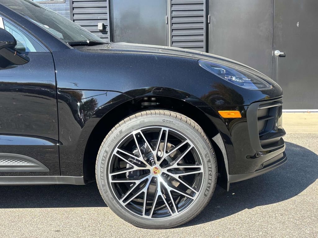 New 2026 Porsche Macan image 14