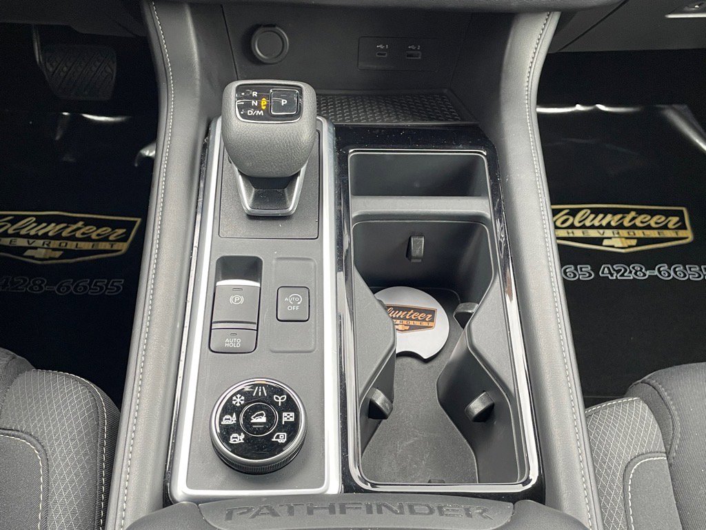 Used 2025 Nissan Pathfinder SV image 19