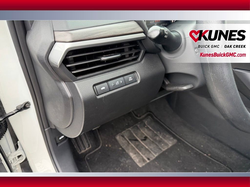 Used 2025 Nissan Altima 2.5 SV FWD image 10