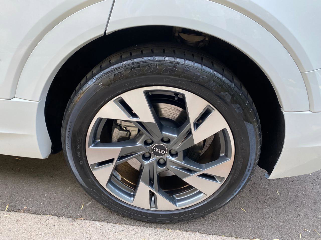 Used 2021 Audi e-tron Premium w/ Convenience Plus Package AWD/4WD image 16