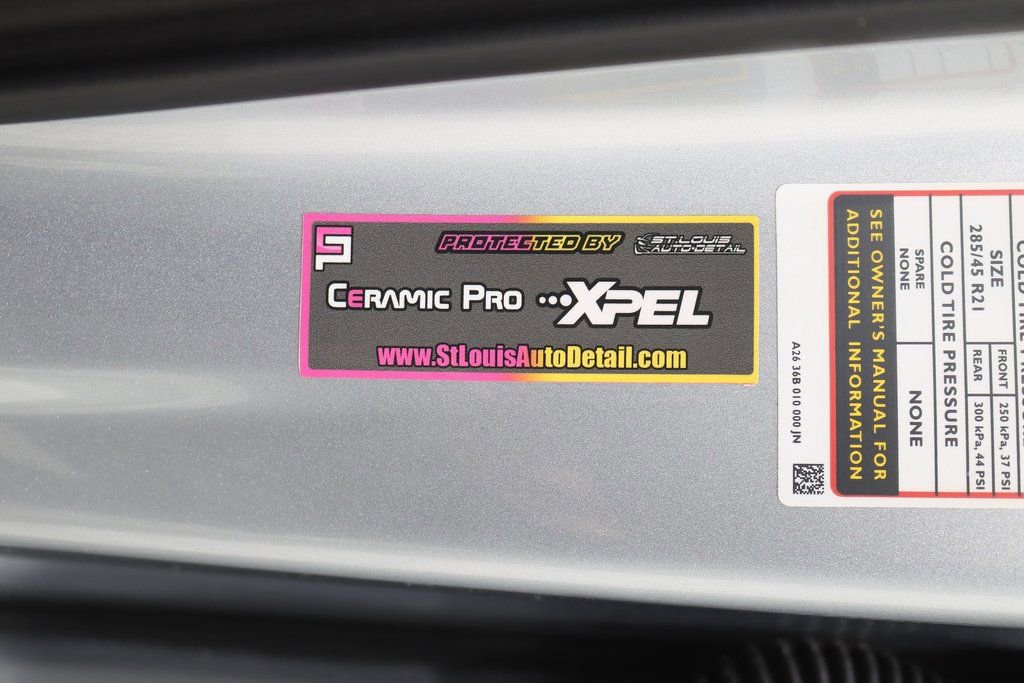 Used 2022 Bentley Bentayga image 44